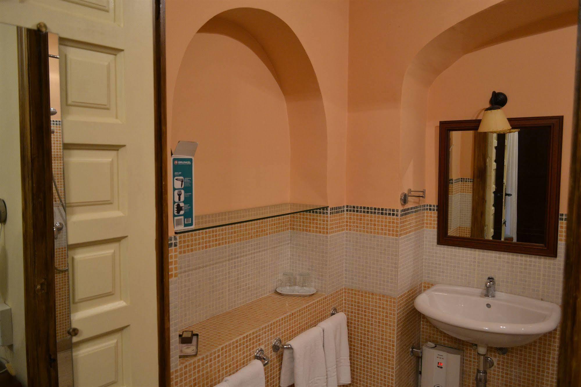 Granados Palacio Boutique Hotel Ecija Luaran gambar