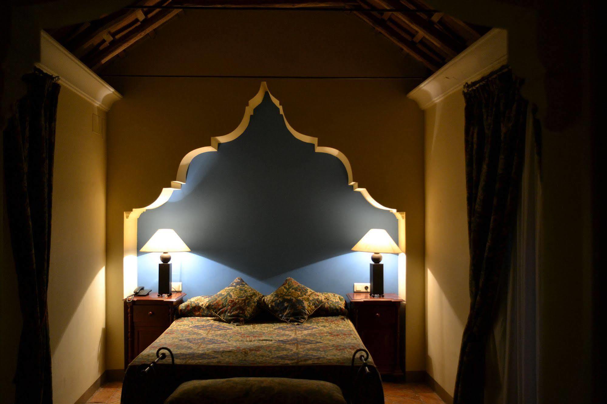 Granados Palacio Boutique Hotel Ecija Luaran gambar